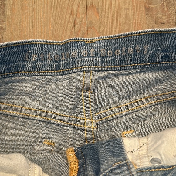Articles Of Society Los Angeles denim distressed shorts - Picture 6 of 6